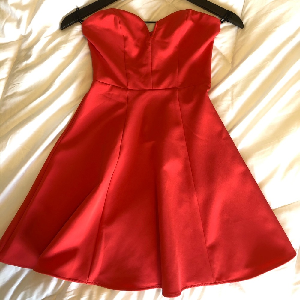 Coral dress - Picture 1 of 4